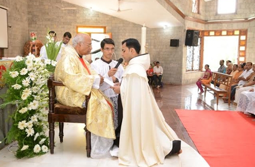 Bishop Francis Serrao ordains 9 deacons